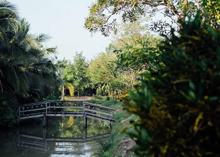Baan Klong ดำเนินสะดวก