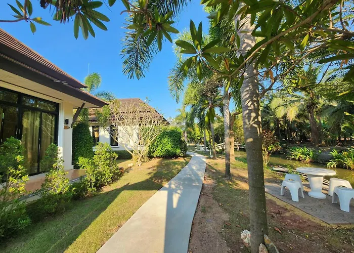 Baan Klong * ดำเนินสะดวก