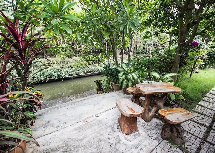 Baan Klong * ดำเนินสะดวก